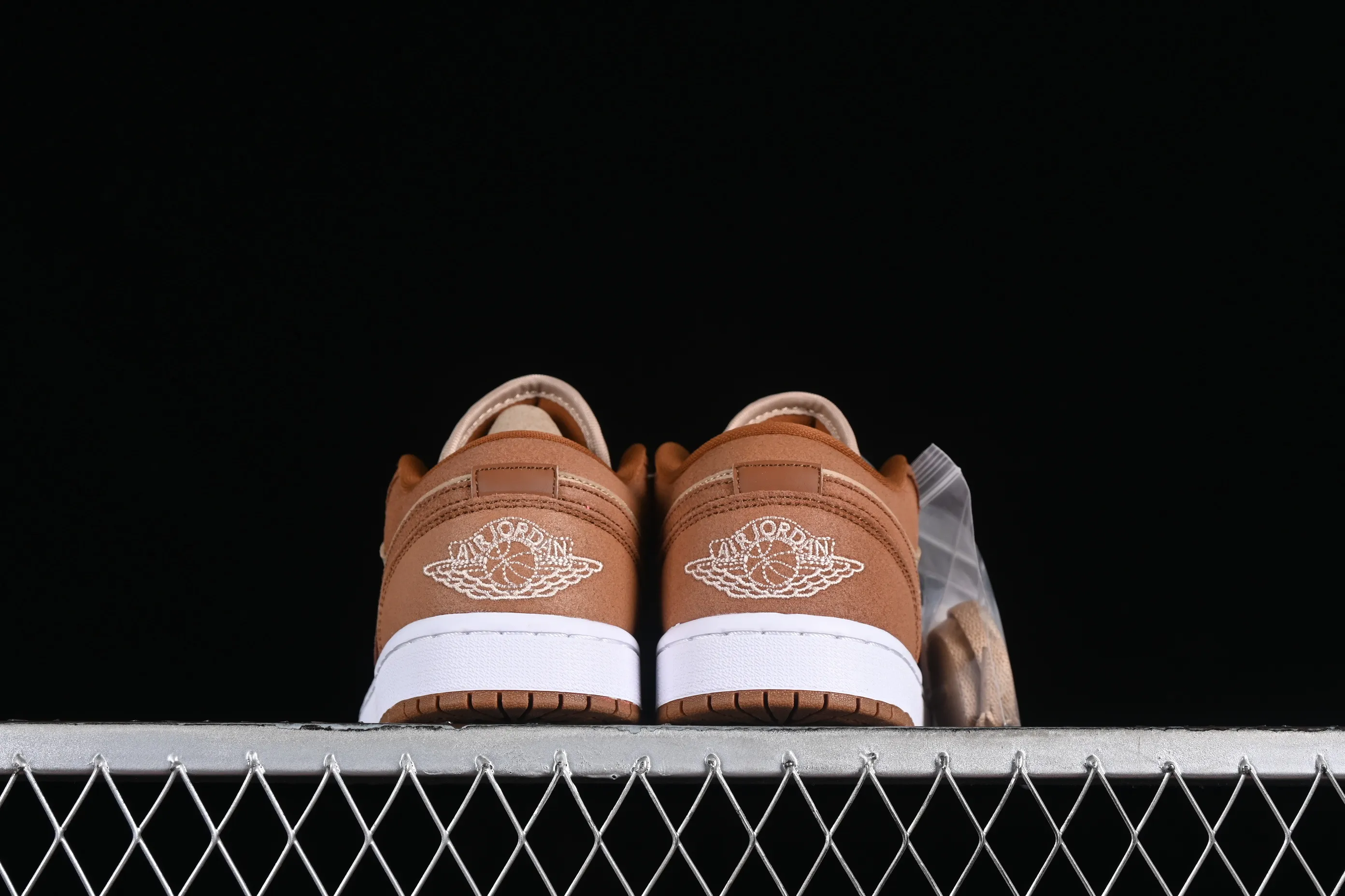 All categories Air Jordan Jordan series basketball shoes Air Jordan 1 Low Air Jordan 1 Low AJ1 Joe 1 Mocha brown low-top cultural and leisure sports sneakers FJ3453-200